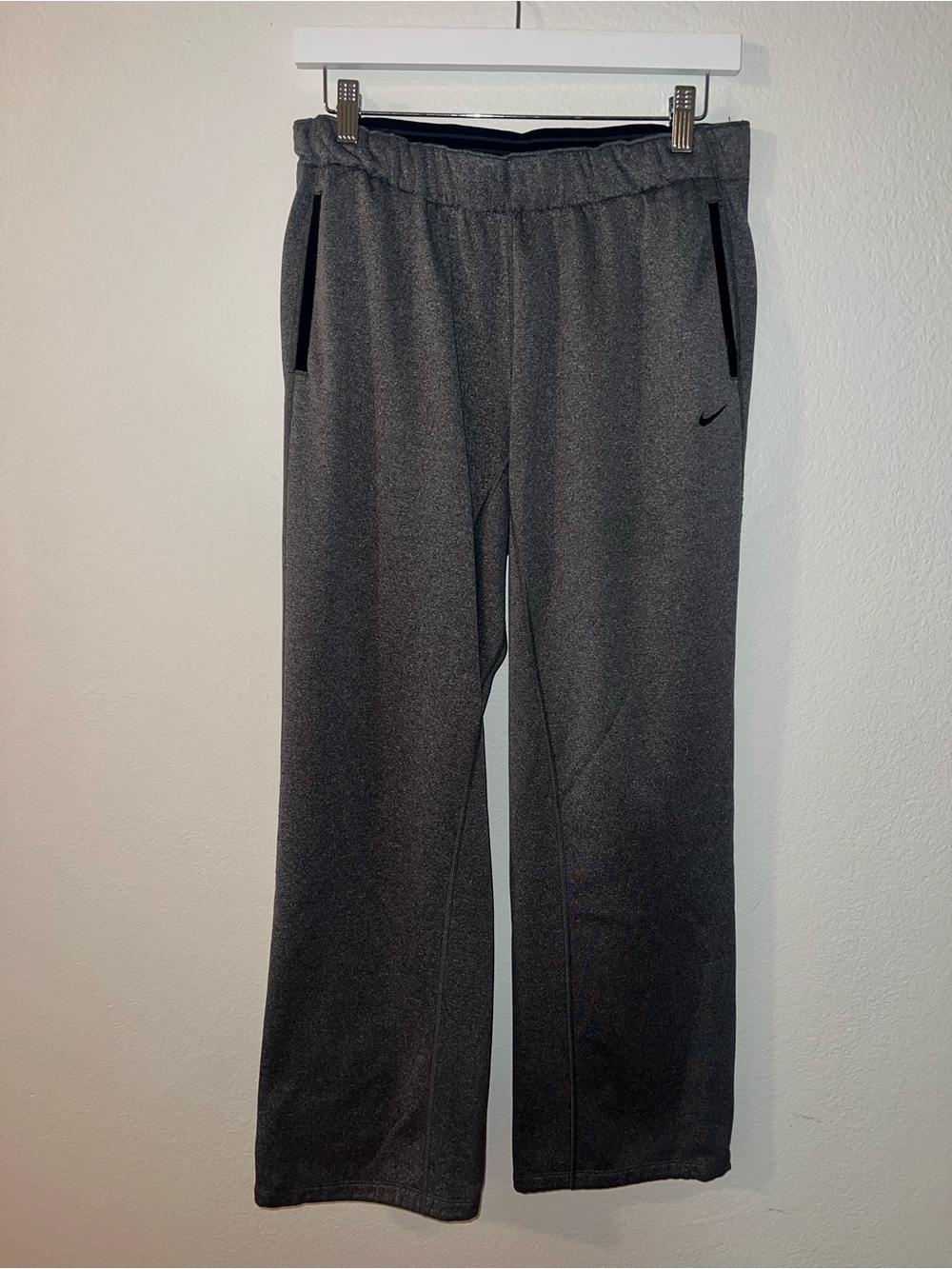 Women’s Nike Sweatpants - Therma Fit